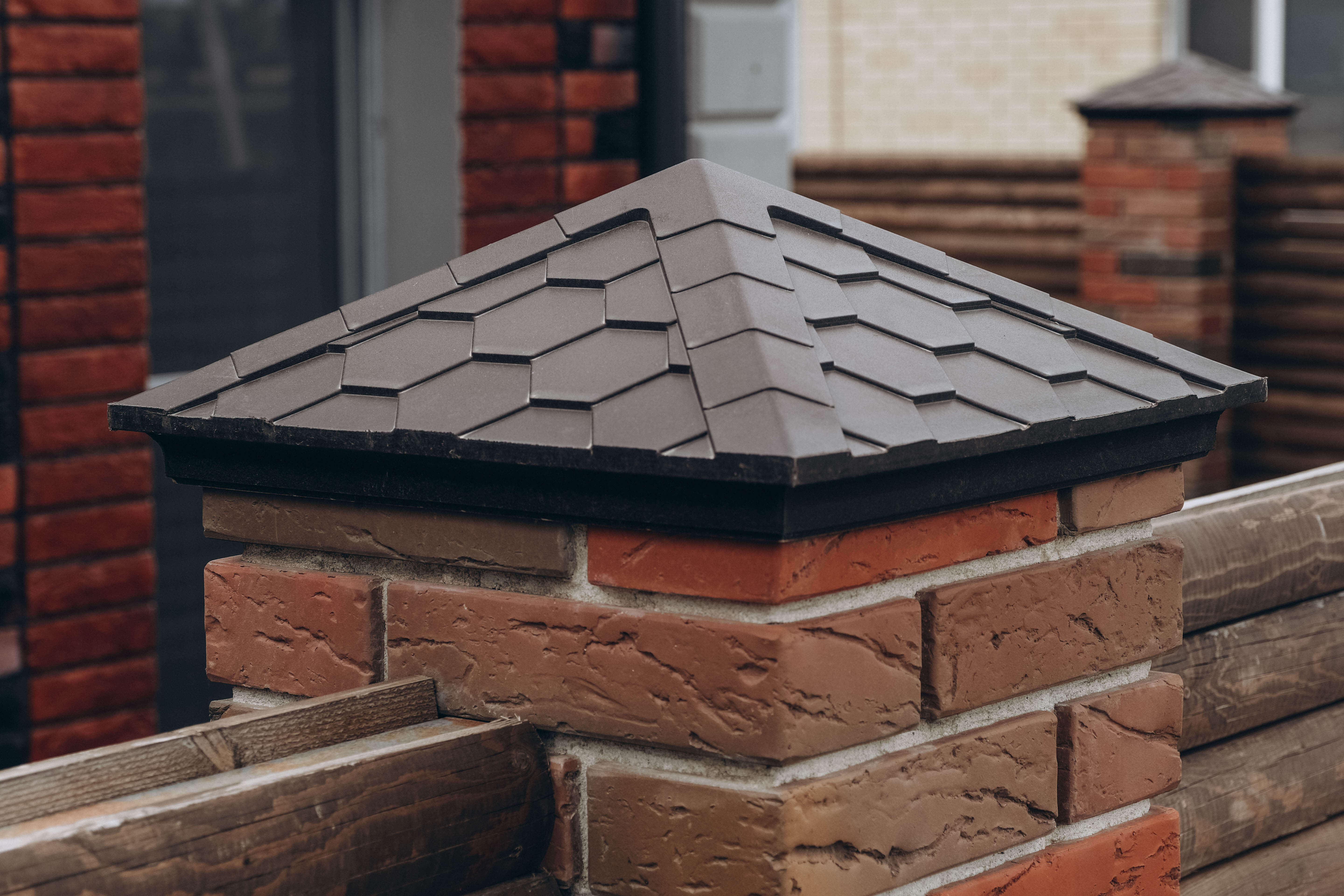 Колпак Zking Эверест Коричневый на столб 1.5х1.5 кирпича (390х390мм) в Новочеркасске фото